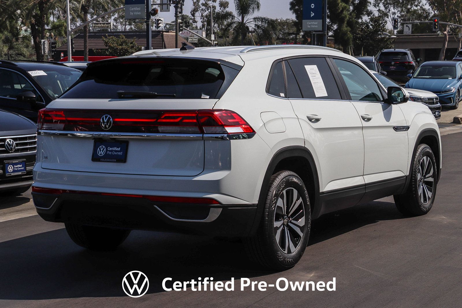Used 2024 Volkswagen Atlas Cross Sport SE FWD image 7