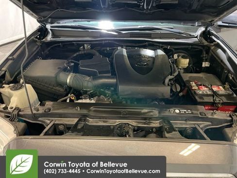 Used 2018 Toyota Tacoma TRD Sport image 14