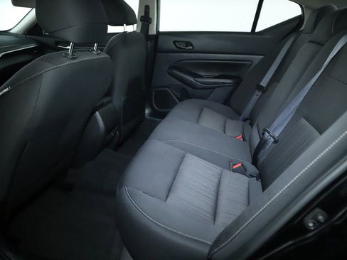 Used 2025 Nissan Altima 2.5 SV FWD image 14