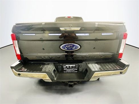 Used 2018 Ford F250 Lariat w/ Chrome Package image 27