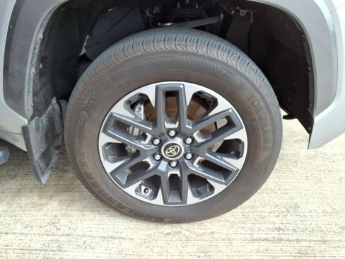 Used 2024 Toyota Tundra Limited w/ Power Package AWD/4WD image 9