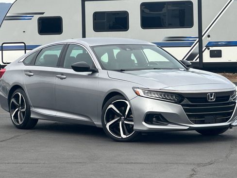 Used 2022 Honda Accord Sport image 2