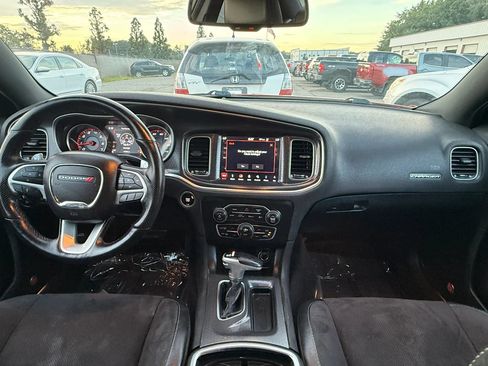Used 2018 Dodge Charger GT AWD/4WD image 3