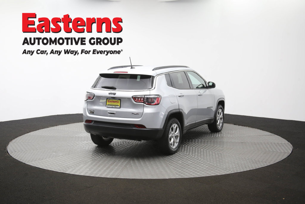 Used 2024 Jeep Compass Latitude AWD/4WD image 43