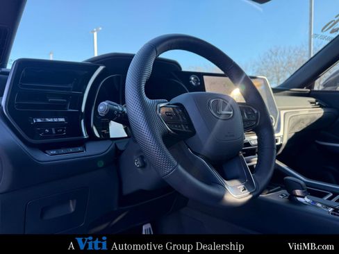 Used 2026 Lexus TX 500h 500h F SPORT Performance Premi image 17