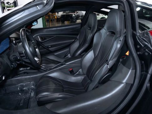 Used 2018 McLaren 720S image 23