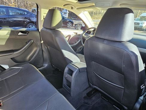 Used 2016 Volkswagen Jetta SE image 28
