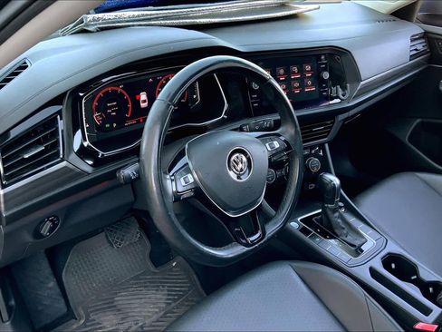 Used 2019 Volkswagen Jetta SEL w/ Cold Weather Package image 17