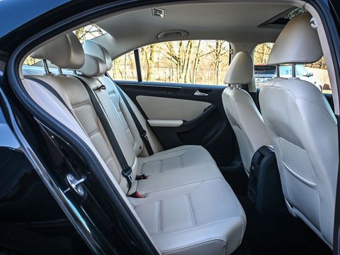 Used 2017 Volkswagen Jetta SEL image 13