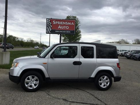 Used 2011 Honda Element EX image 12