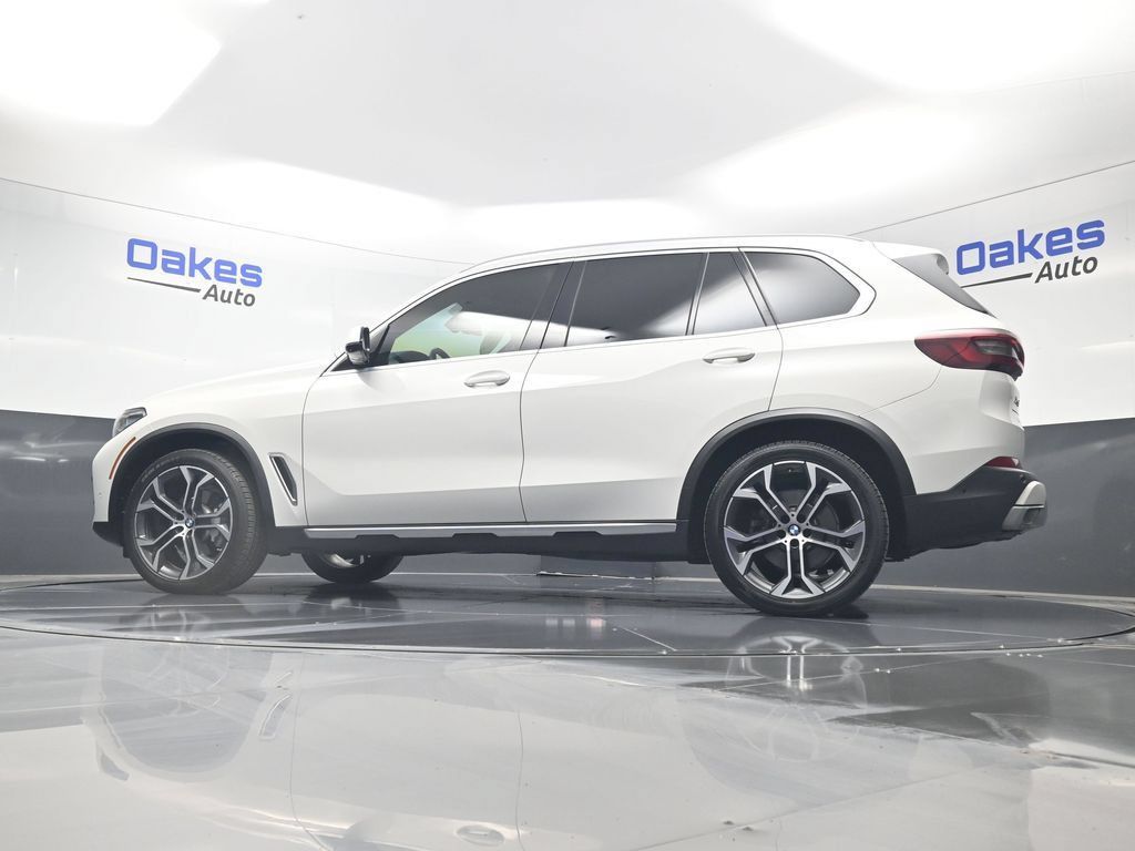 Used 2022 BMW X5 xDrive40i w/ Executive Package AWD/4WD image 41