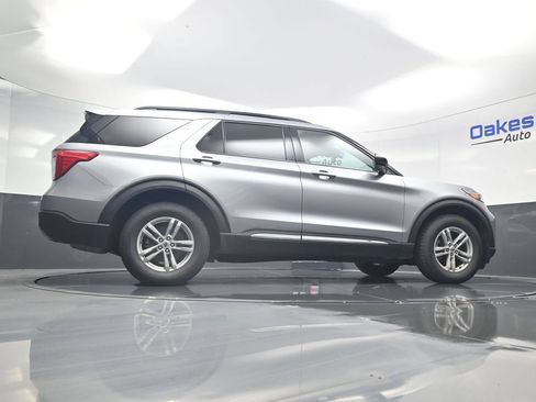 Used 2022 Ford Explorer XLT w/ Equipment Group 202A AWD/4WD image 46