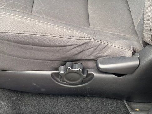 Used 2019 Toyota Tacoma TRD Off-Road image 28