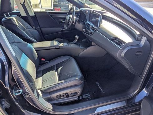Used 2022 Lexus ES 350 Luxury image 5