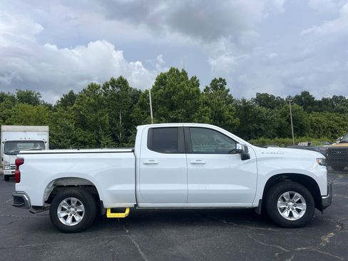 Used 2020 Chevrolet Silverado 1500 LT w/ Convenience Package image 6