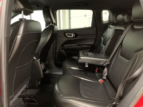 Used 2022 Jeep Compass Limited image 19