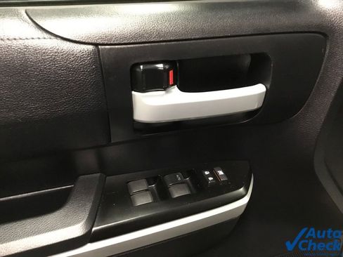 Used 2017 Toyota Tundra SR5 image 25