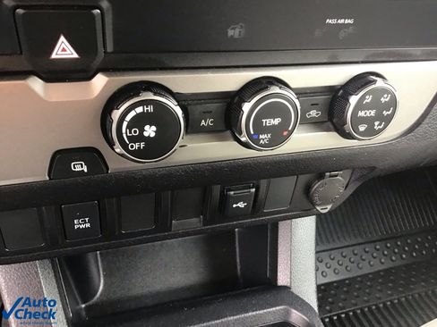 Used 2022 Toyota Tacoma SR image 18