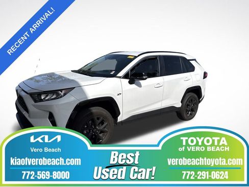 Certified 2021 Toyota RAV4 XLE FWD image 1