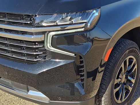 Used 2023 Chevrolet Suburban LT image 10