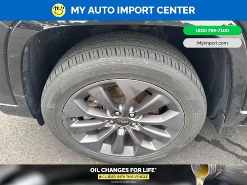 Used 2021 Jeep Cherokee High Altitude AWD/4WD image 9