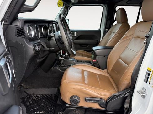 Used 2021 Jeep Wrangler Unlimited Sahara image 11