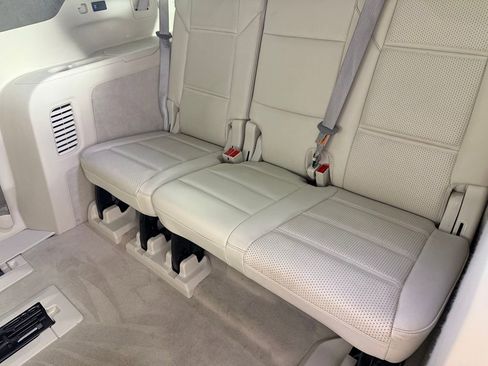 Used 2022 Cadillac Escalade ESV Sport Platinum image 30