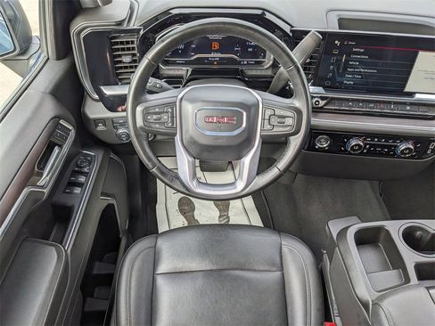 Used 2024 GMC Sierra 1500 SLT image 16