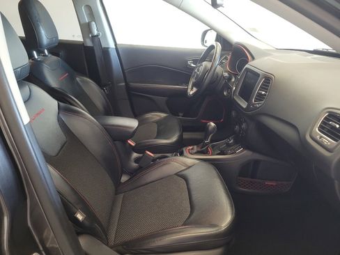 Used 2019 Jeep Compass Trailhawk image 21