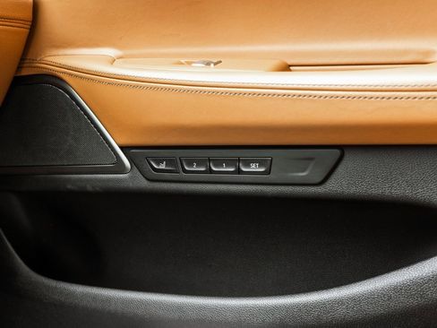 Used 2022 BMW 750i xDrive w/ Executive Package image 17