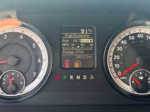 Used 2014 RAM 1500 Express RWD image 12