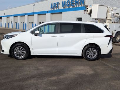 Used 2025 Toyota Sienna LE