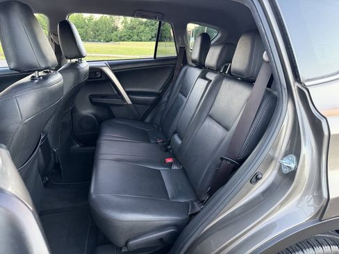 Used 2015 Toyota RAV4 LE AWD/4WD image 17