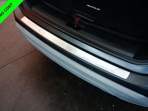 Used 2022 Nissan Rogue SV image 42