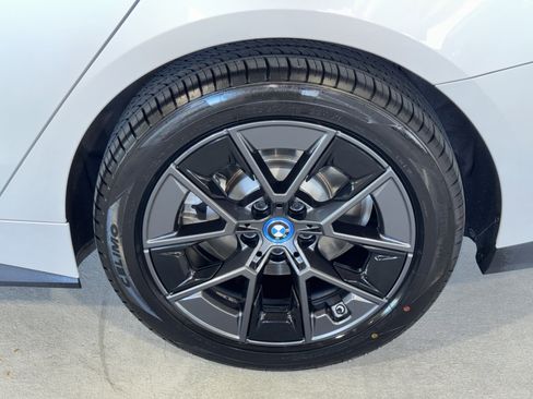 Certified 2024 BMW i4 xDrive40i image 36