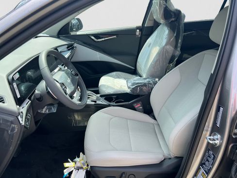 Certified 2025 Kia Niro EX FWD image 16
