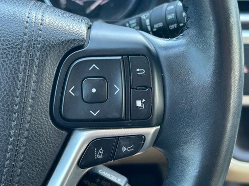 Used 2017 Toyota Highlander Limited Platinum image 46