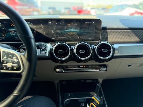 Used 2021 Mercedes-Benz GLB 250 image 9