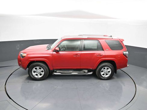 Used 2016 Toyota 4Runner SR5 AWD/4WD image 39