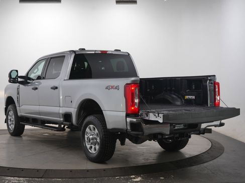Used 2024 Ford F250 XLT image 9