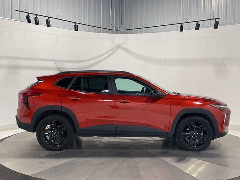 Used 2024 Chevrolet Trax ACTIV w/ Sunroof Package image 10