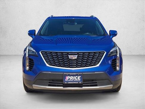 Used 2021 Cadillac XT4 Premium Luxury FWD image 2