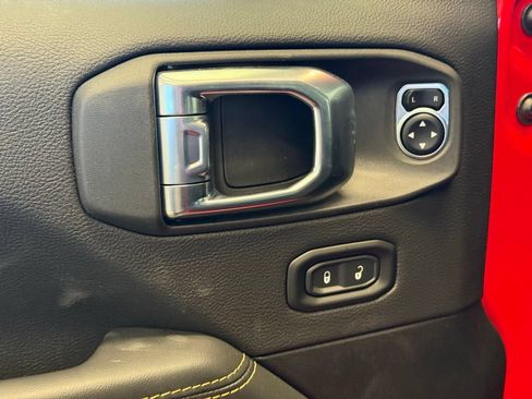 New 2026 Jeep Wrangler Unlimited Sahara AWD/4WD image 16