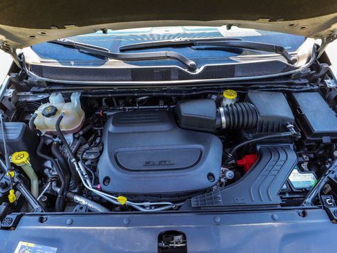 Used 2021 Chrysler Pacifica Touring-L FWD image 20