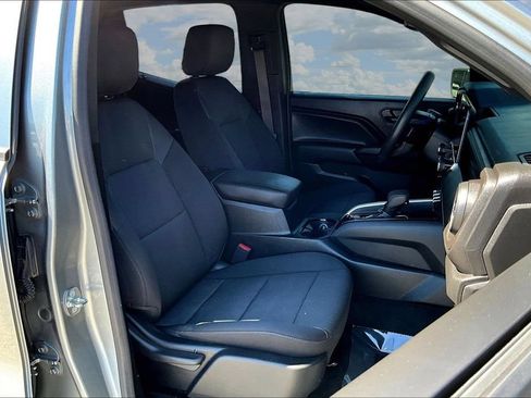 Used 2023 Chevrolet Colorado Trail Boss w/ Technology Package AWD/4WD image 32