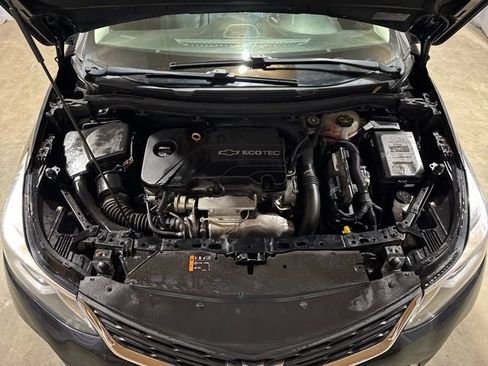 Used 2016 Chevrolet Cruze LT FWD image 17