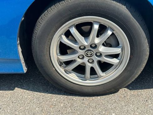 Used 2021 Toyota Prius LE AWD/4WD image 16