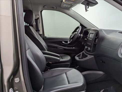 Used 2016 Mercedes-Benz Metris Passenger image 19