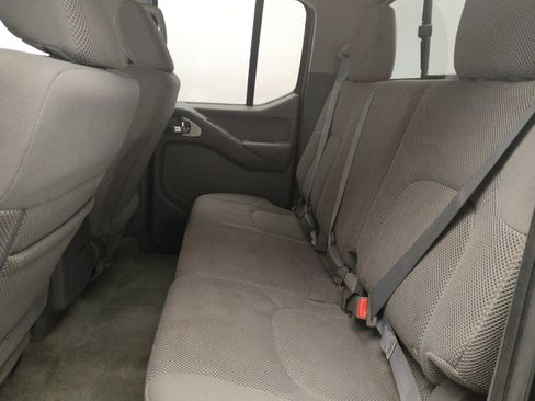 Used 2016 Nissan Frontier SV image 18