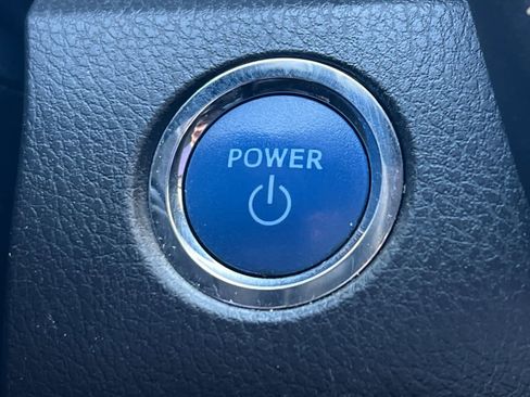 Used 2021 Toyota Camry SE image 22